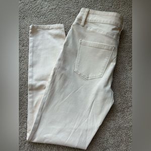 White House Black Market skinny ankle jean size 4- light peach color